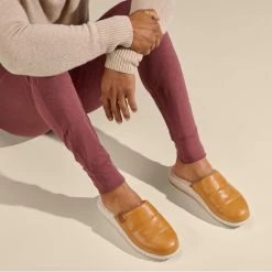 OluKai Mua 'Ili - Golden Sand / Bone -Shoe Style Sales 10502 GS19 102 M MUA ILI GoldenSandBone