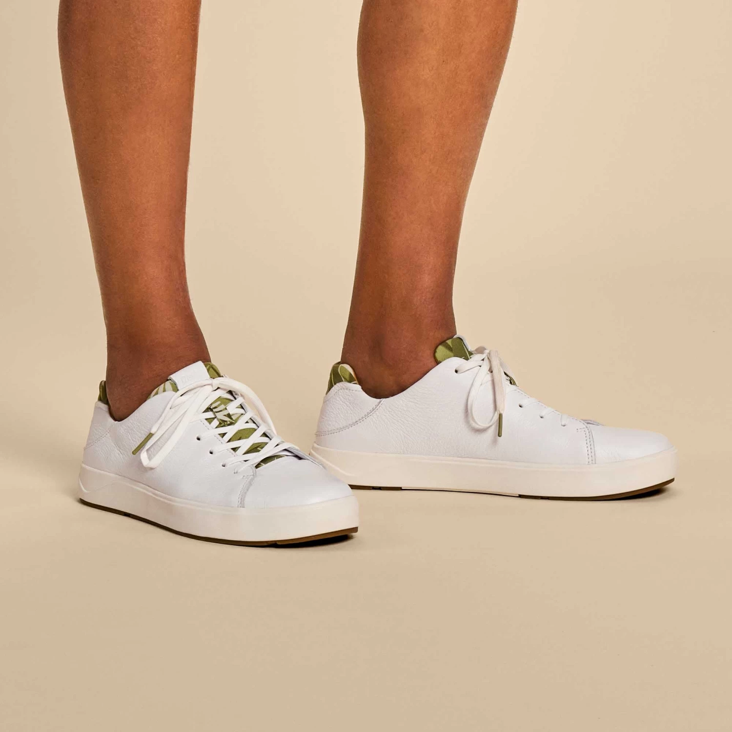 OluKai Lae‘ahi Pili - White / Aloha 4 OluKai Lae‘ahi Pili - White / Aloha - Image 2