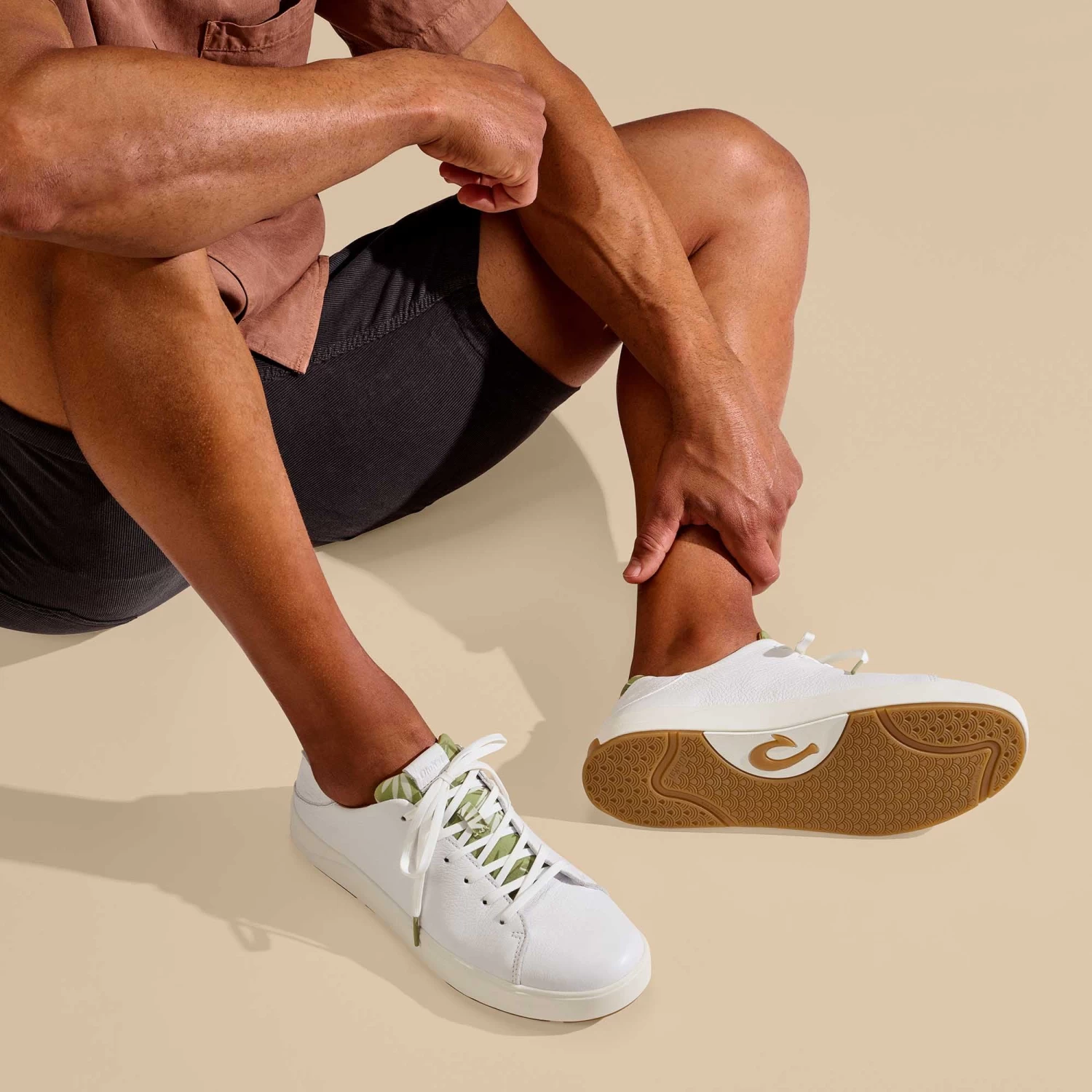 OluKai Lae‘ahi Pili - White / Aloha 7 OluKai Lae‘ahi Pili - White / Aloha - Image 5