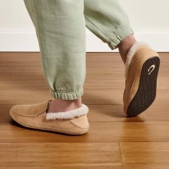 OluKai Ku‘una - Golden Sand -Shoe Style Sales 20428 GSGS 102 W Ku una GldsGlds Web Opt