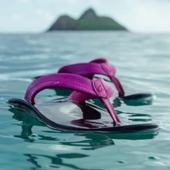 OluKai ‘Ohana - Orchid Flower / Black 15 OluKai ‘Ohana - Orchid Flower / Black -Shoe Style Sales Ohana OrchidFlower galleryimage 04