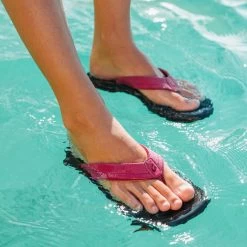 OluKai ‘Ohana - Orchid Flower / Black 12 OluKai ‘Ohana - Orchid Flower / Black -Shoe Style Sales Ohana OrchidFlower galleryimage 05